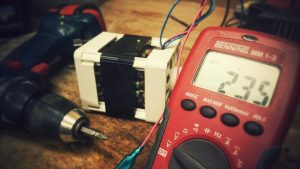 Do czego służą oznaczenia elektryczne?