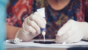 Klej UV do Tworzyw: Przełom w Technologii Napraw i Produkcji