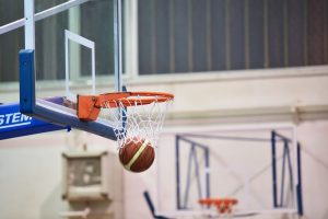 Nowoczesne podejście do projektowania i budowy hal sportowych w Polsce